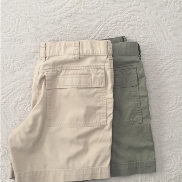 Banana Republic Khaki Shorts (2) - Picture 2 of 6